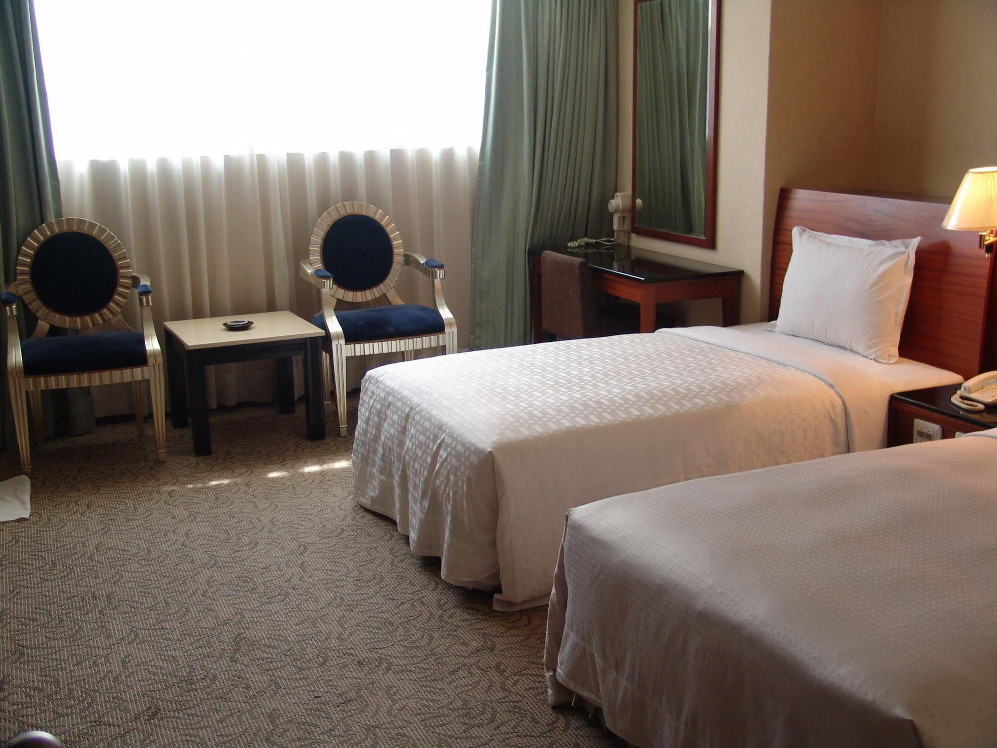 Family Hotel Taipei Zhonghe  Exterior photo